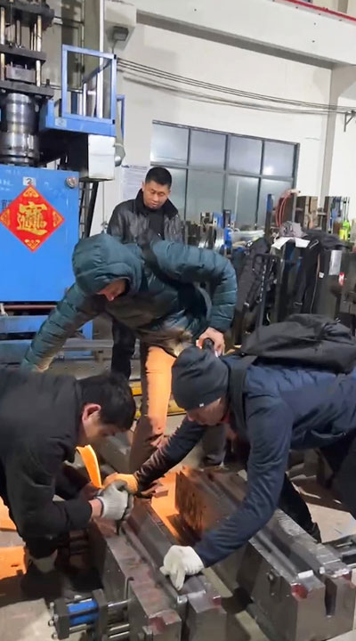 Participate in Adjusting Mold Details